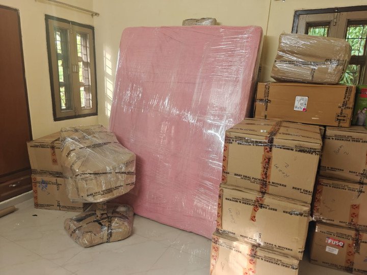 Top 8 Mistakes to Avoid While Hiring Movers and Packers